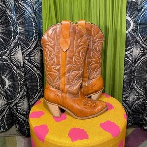 ☁️ SOLD ☁️ Vintage Leather Heeled Cowboy Boots